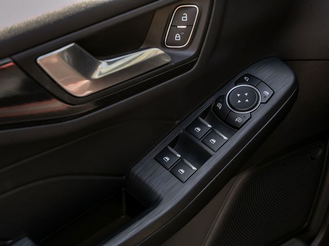 Ford Kuga 2.5 Plug-In Hybrid ST-Line X Stauassistent