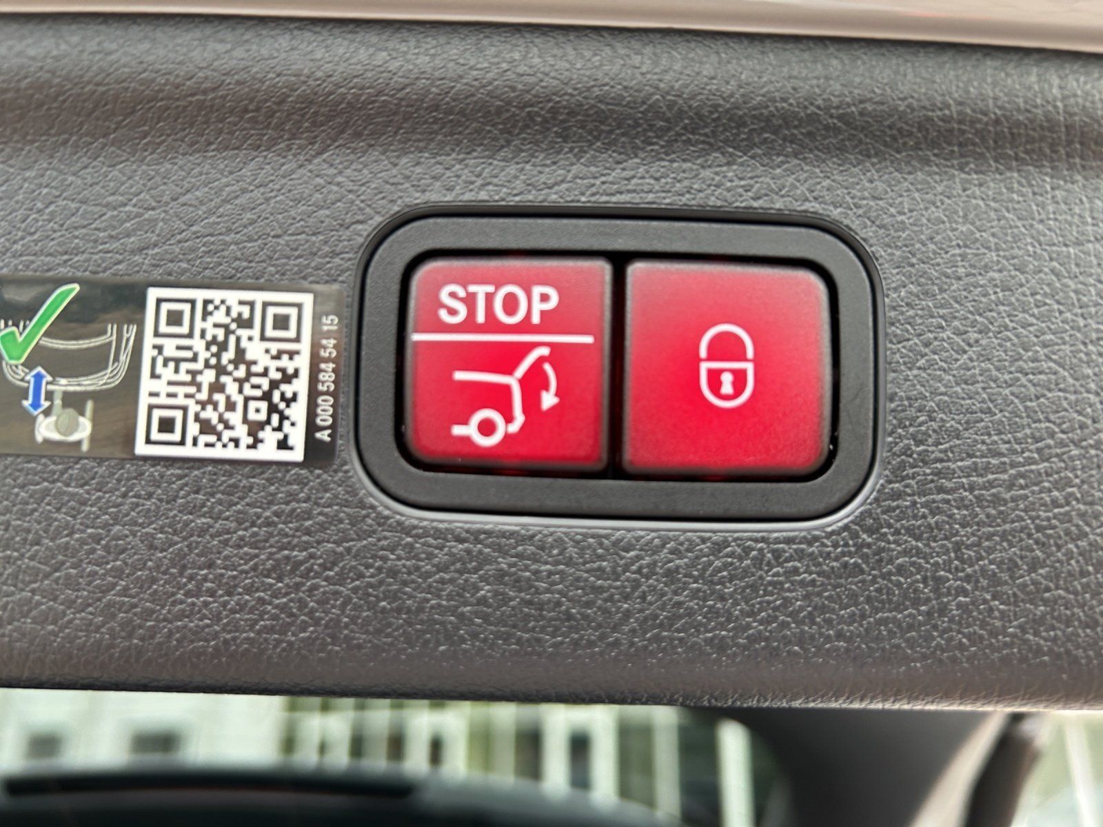 Fahrzeugabbildung Mercedes-Benz EQE 500 SUV AMG Prem+ AHK Sitzklima AIRMATIC HAL