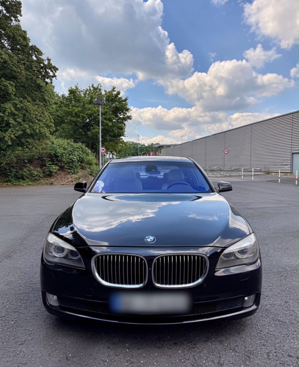 BMW 730