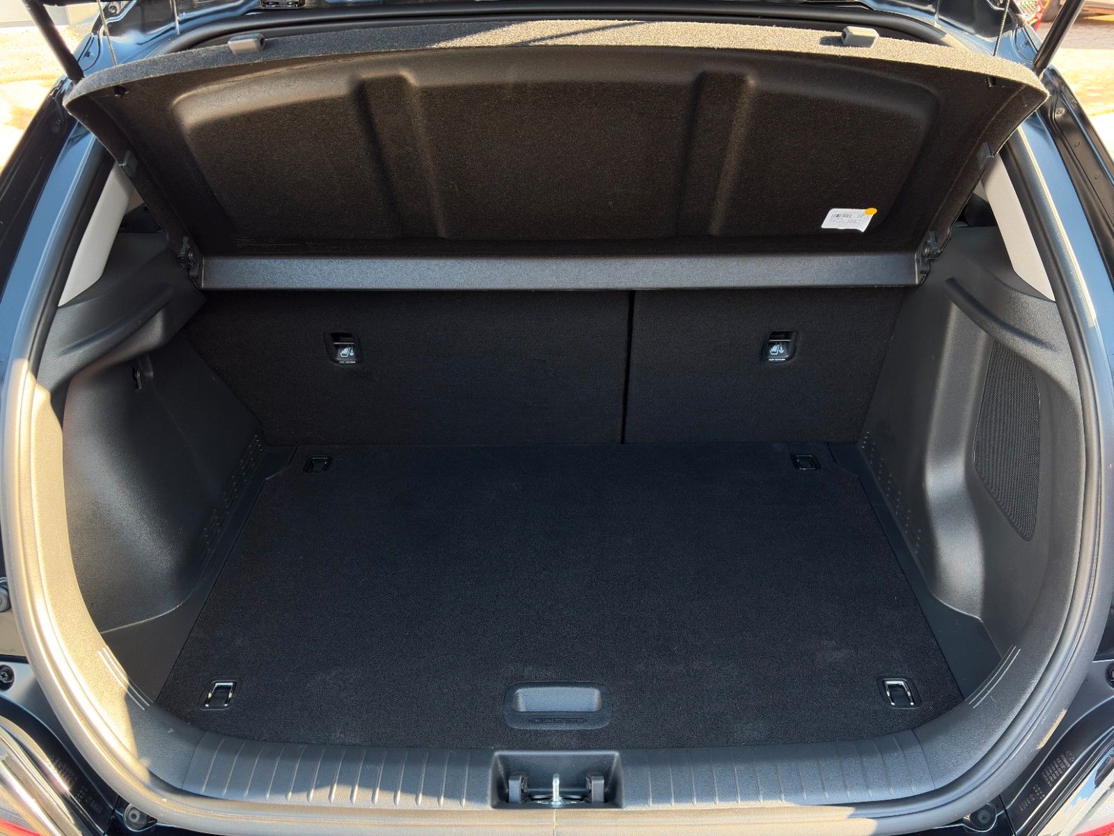 Fahrzeugabbildung Hyundai KONA E Edition 30+ Wärmepumpe CarPlay KRELL LHZ