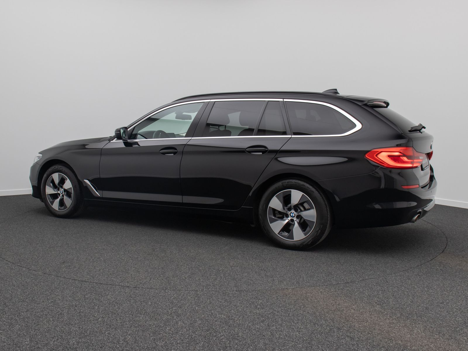 Fahrzeugabbildung BMW 520i Alarm Kamera CockpitPlus ParkAs Geschwindig