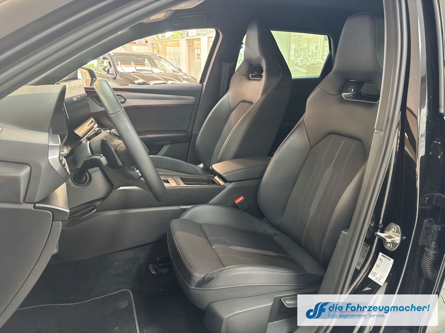 Fahrzeugabbildung SEAT Leon CUPRA Sportstourer VZ 4Drive 2.0 TSI LED Na
