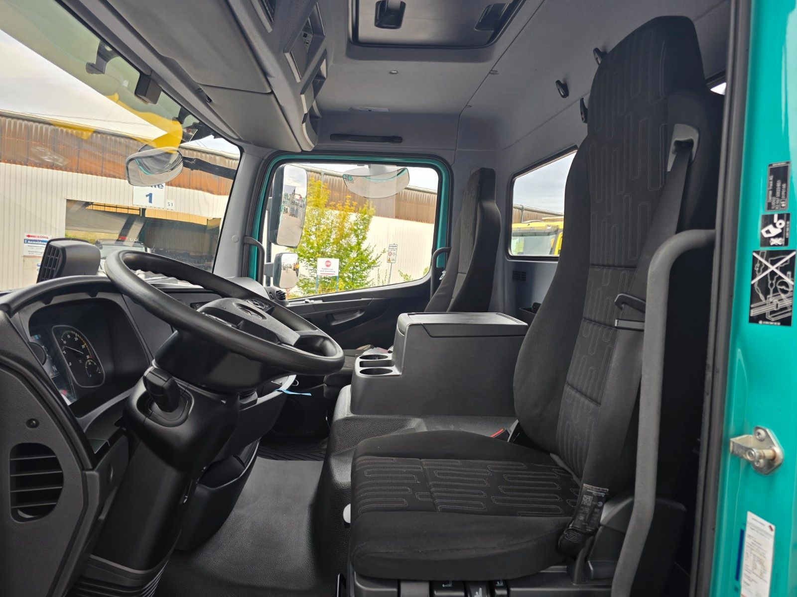 Fahrzeugabbildung Mercedes-Benz Atego 1223 KK HIAB X-HIDUO 082 Funk 2x AHK