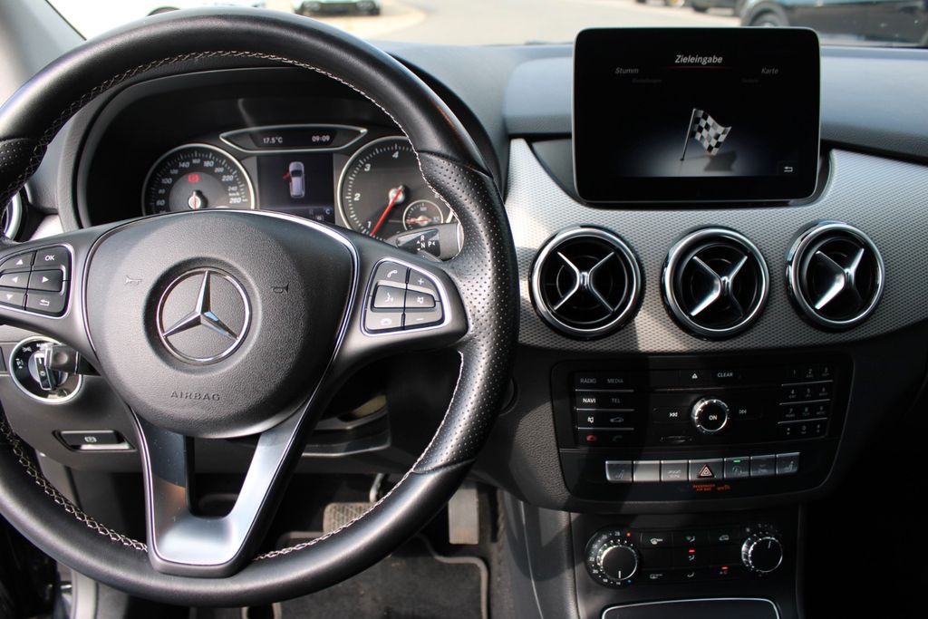 MERCEDES-BENZ B 200 d Urban LED NAVI SHZ PDC AUT