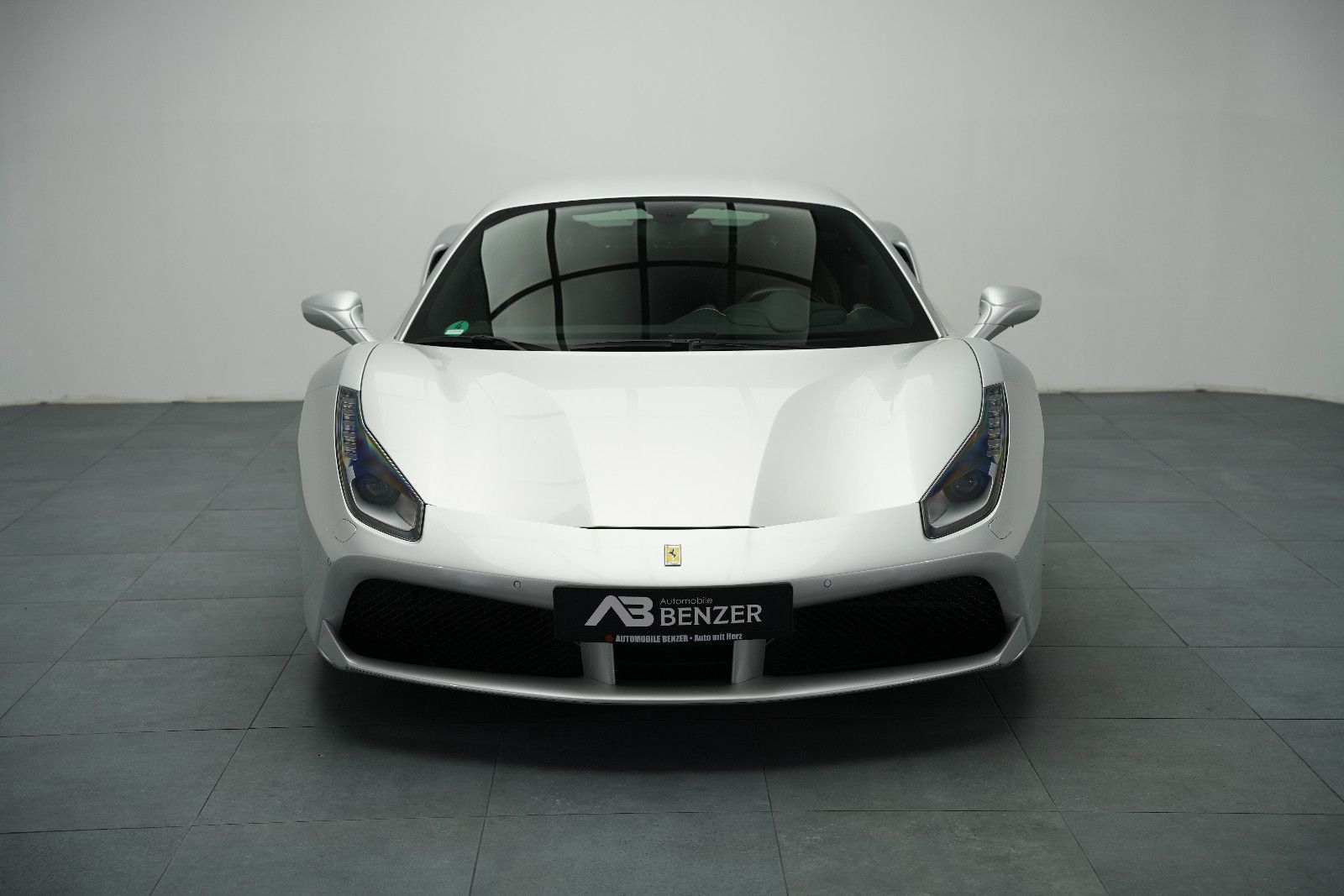 Fahrzeugabbildung Ferrari 488 GTB GTB Coupé DCT/SCUDERIA/KAMERA/