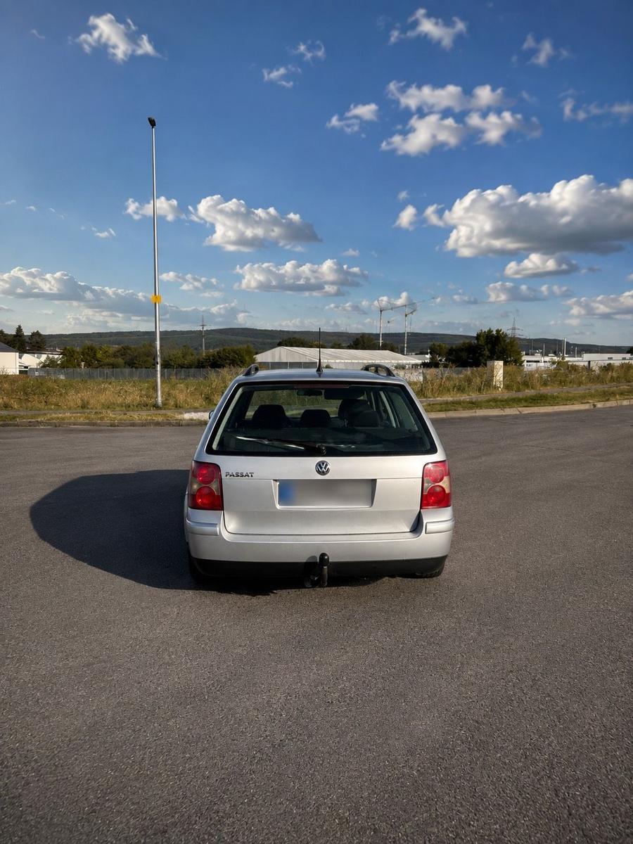 Volkswagen Passat 2004 — interior