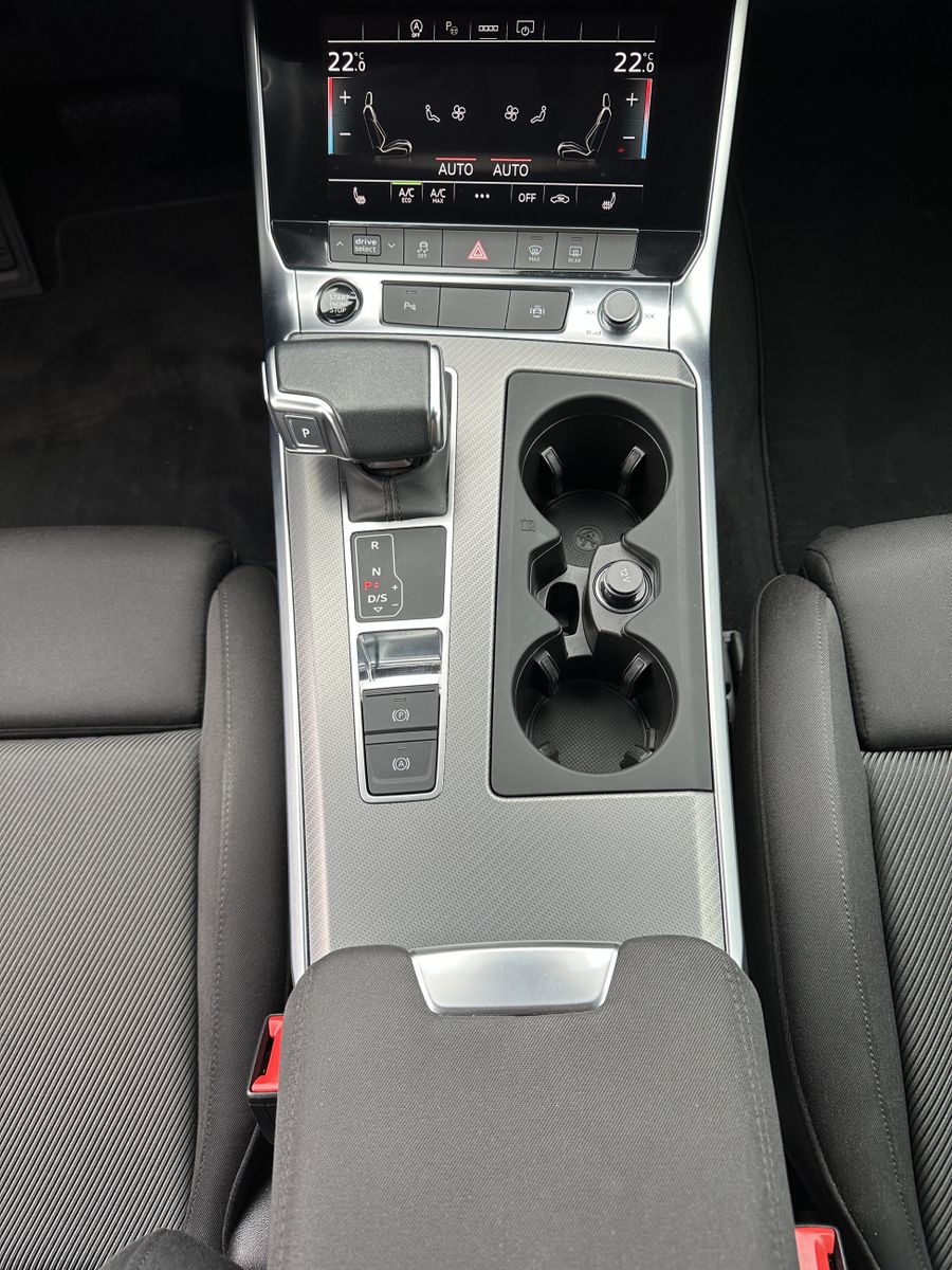 Fahrzeugabbildung Audi A6 Avant 40 TDI Sport NAV+LED+AHK+ACC+1HD+18ZOLL