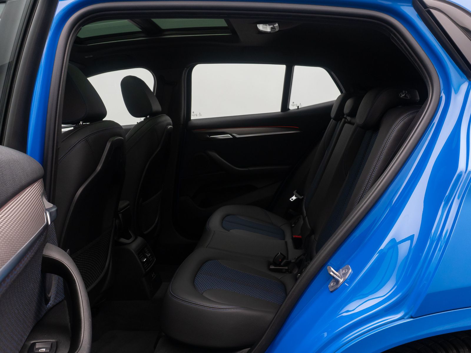 Fahrzeugabbildung BMW X2 M35i HUD DAB Kamera ACC Komfort Panorama HiFi
