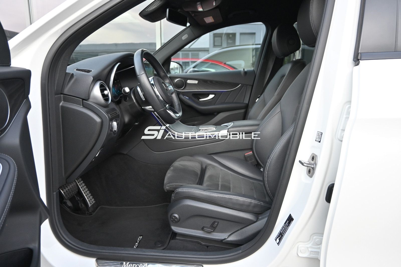 Fahrzeugabbildung Mercedes-Benz GLC 200 4MAT. AMG LINE °AHK°NIGHT-PAKET°BUSINESS