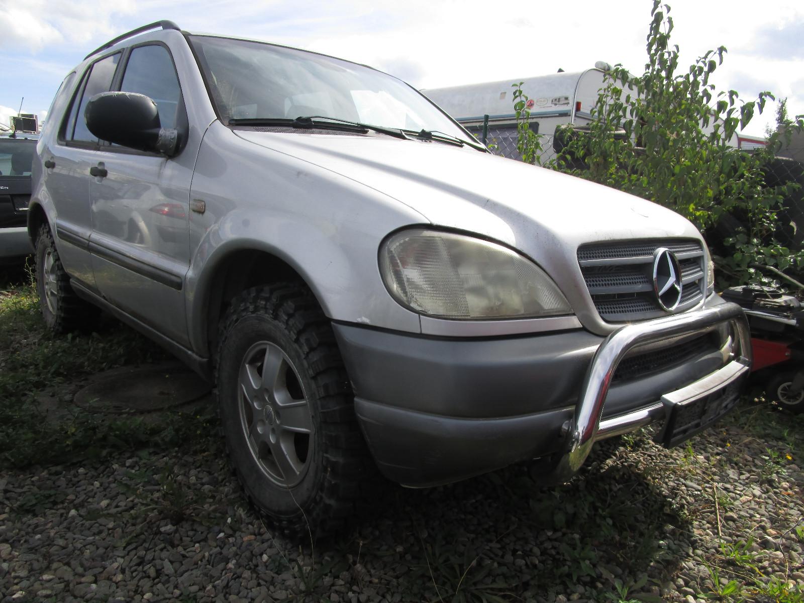 Mercedes-Benz ML 230