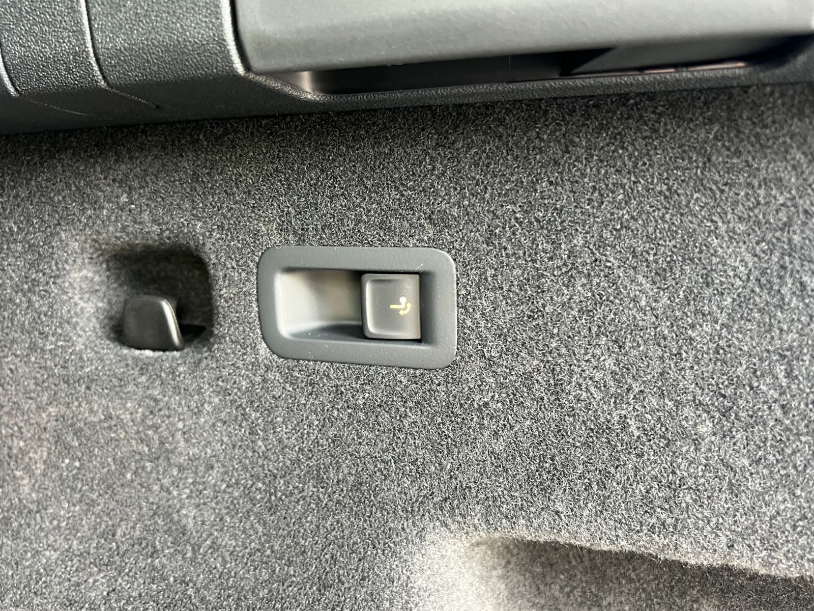 Fahrzeugabbildung SKODA Kodiaq Selection 2.0 TDI DSG *7-Sitzer, AHK, Nav