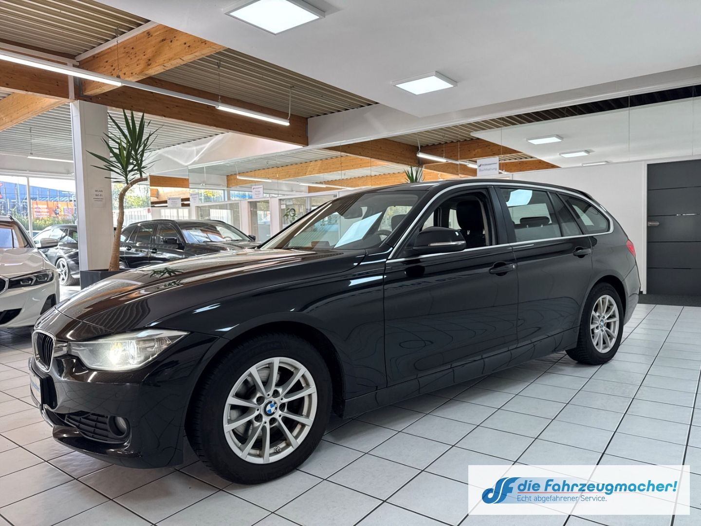 Fahrzeugabbildung BMW 320 dA Touring Navi Soundsy. El. Heckk. *EXPORT