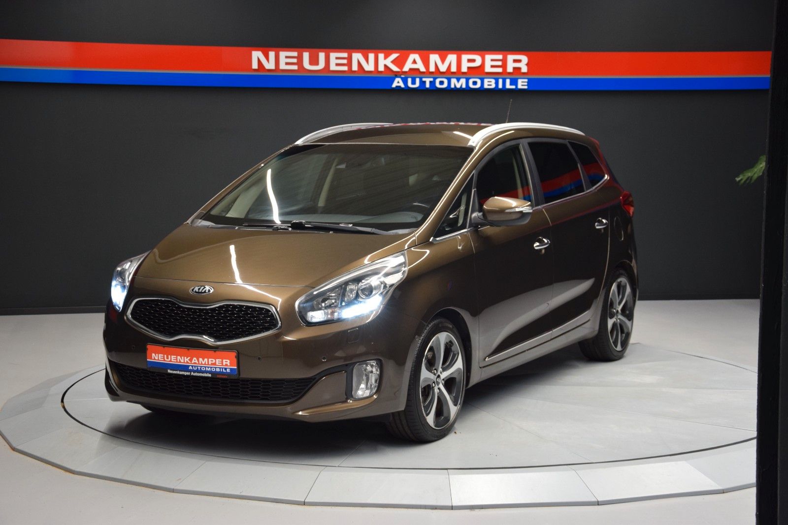 Fahrzeugabbildung Kia Carens Spirit Bi-Xenon Tempomat Kamera Sitzheiz.