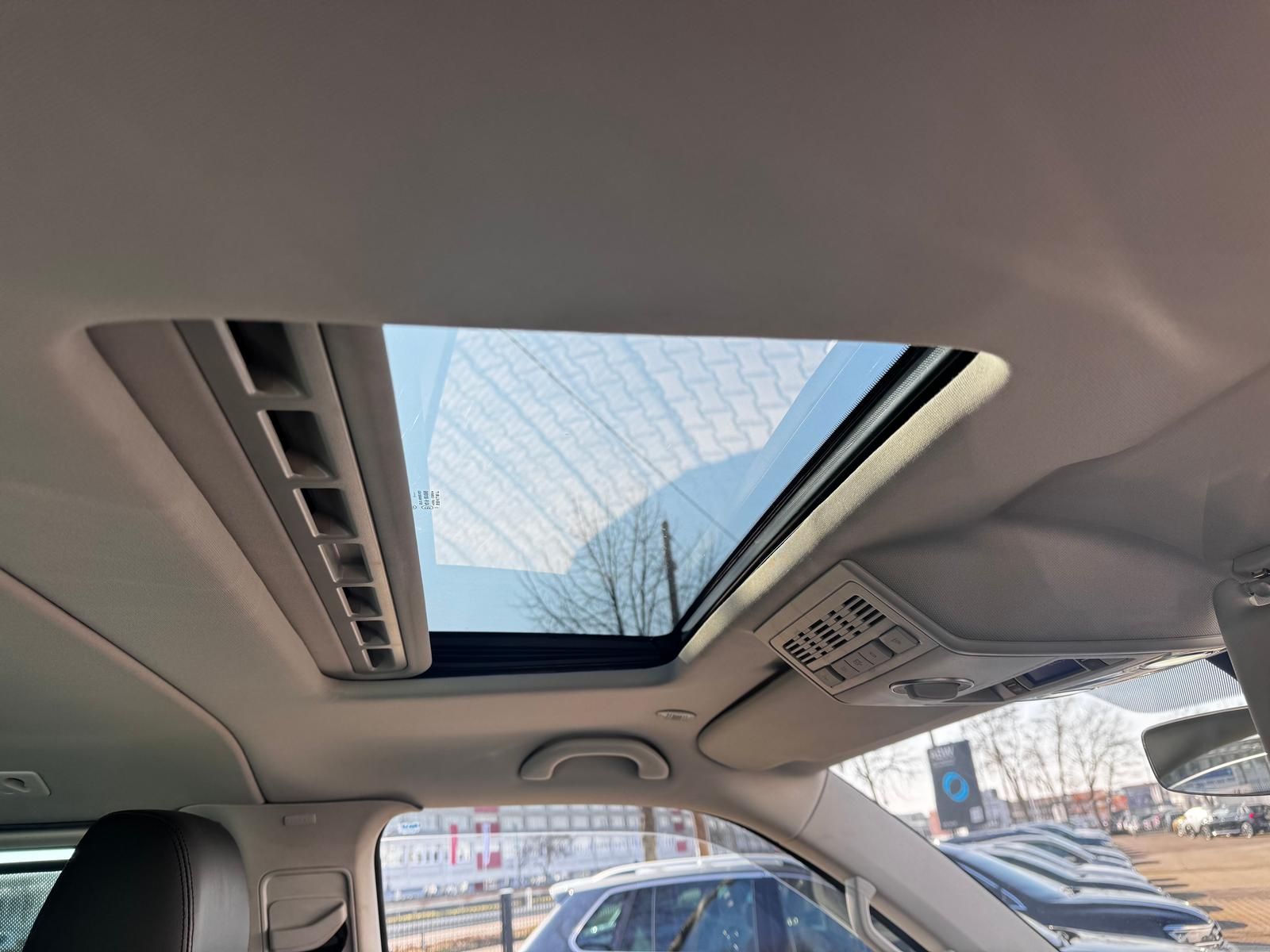 Fahrzeugabbildung Volkswagen T6 Transporter Multivan Highline 4Motion 2.0 TDI