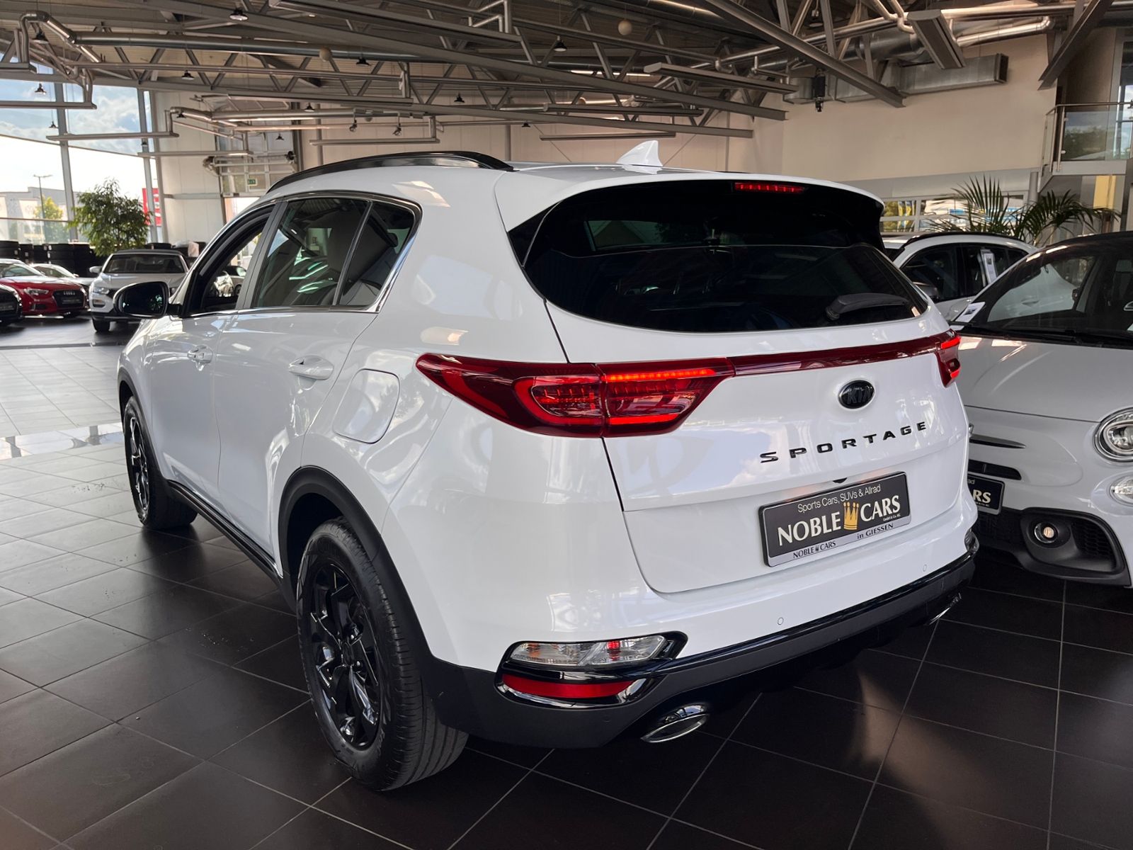 Fahrzeugabbildung Kia Sportage Black Edition 2WD LEDER LED NAV SHZ ALU