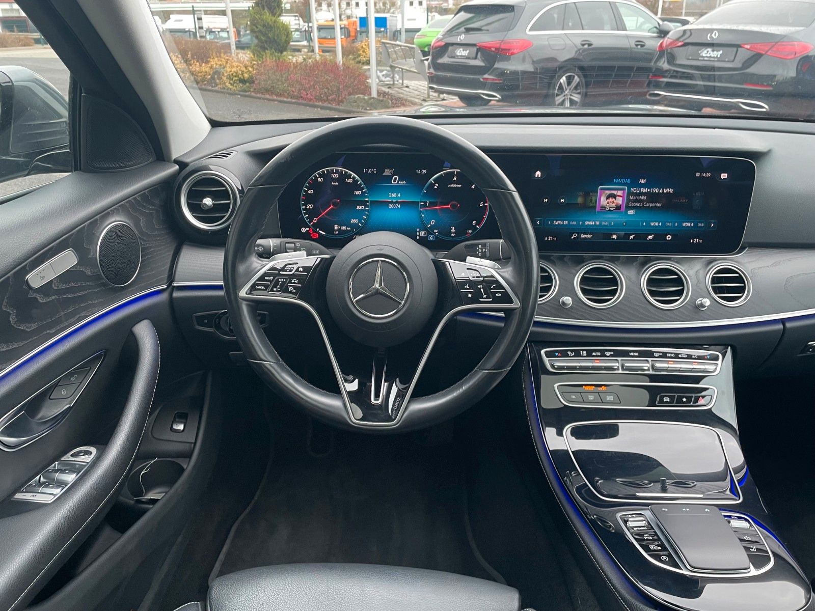 Fahrzeugabbildung Mercedes-Benz E 220 d T Pano+Ambiente+Distr+360°+Comand+DAB