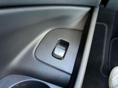 Fahrzeugabbildung Mercedes-Benz E 200 T Avantgarde DISTRONIC TOTWINKEL AHK WIDE