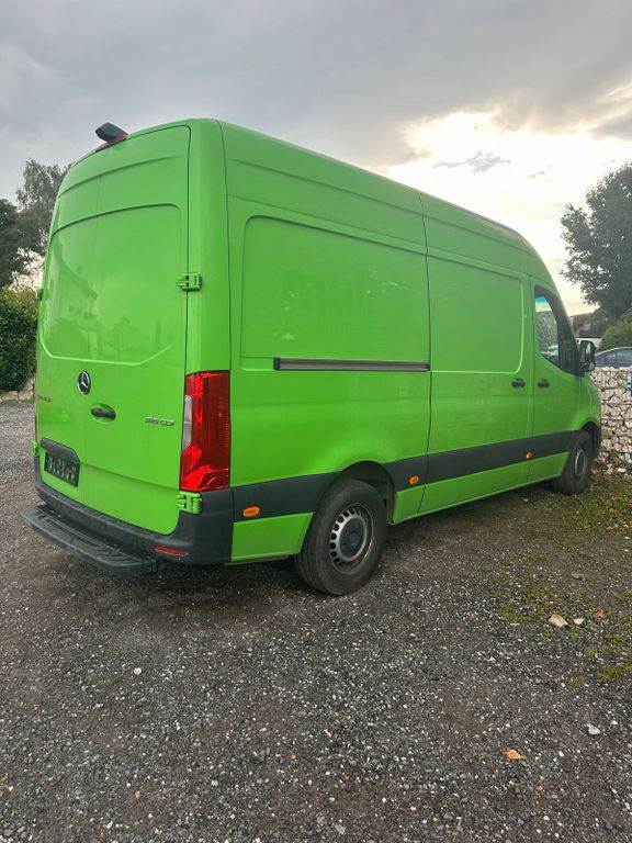 Image of Mercedes-Benz Sprinter