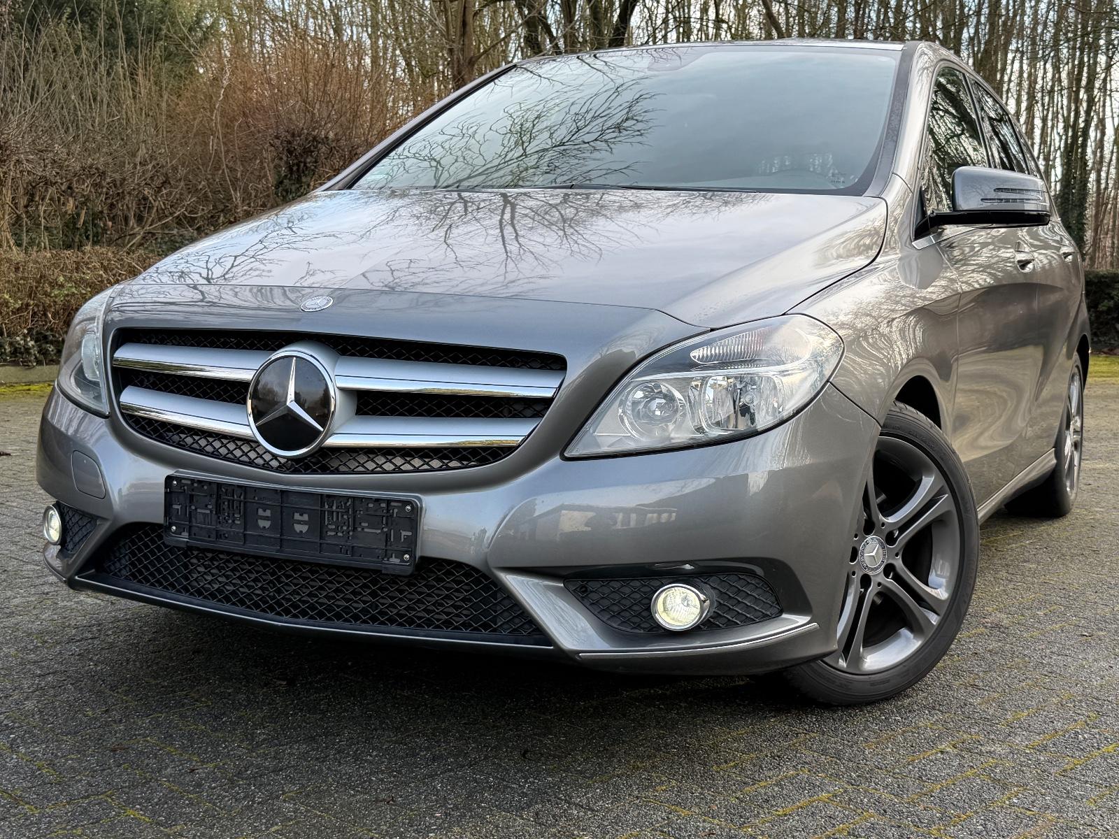 Mercedes-Benz B 180|AUTOMATIK|NAVI|R.KAMERA|NUR 46TKM|