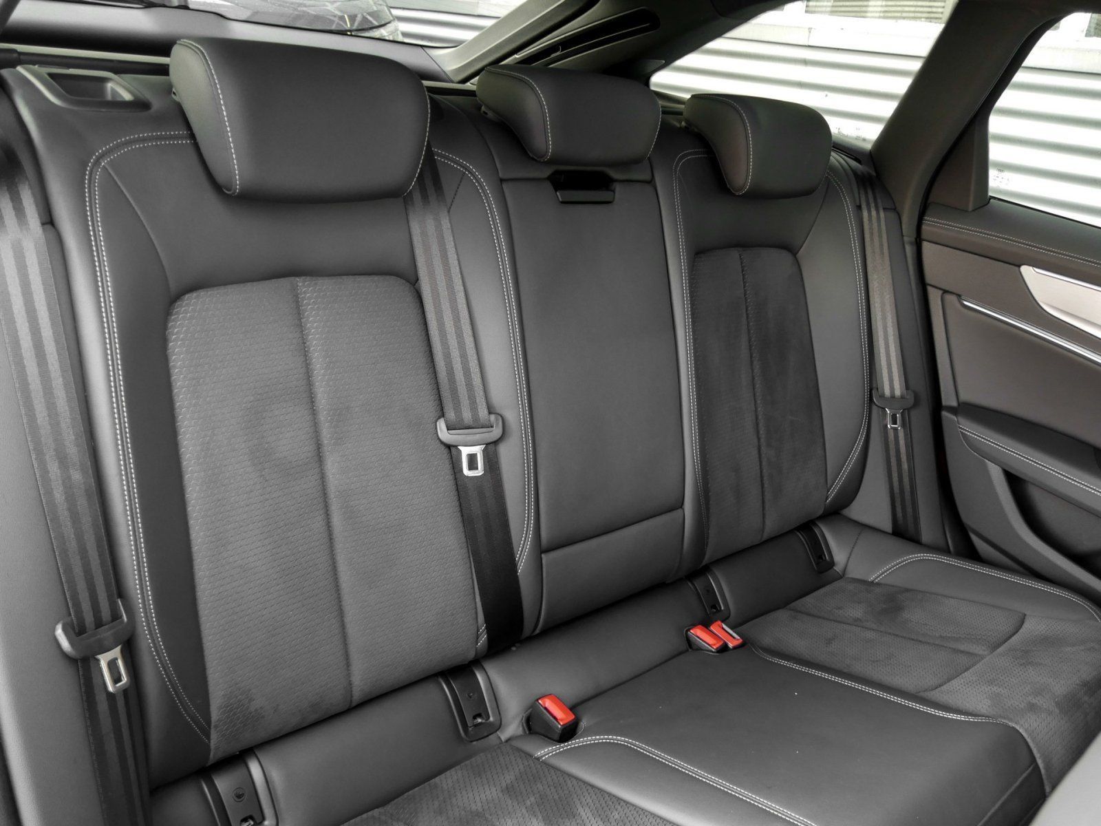 Audi A6 Avant 50 TDI quattro S-Line PANO MATRIX B&O O foto 5