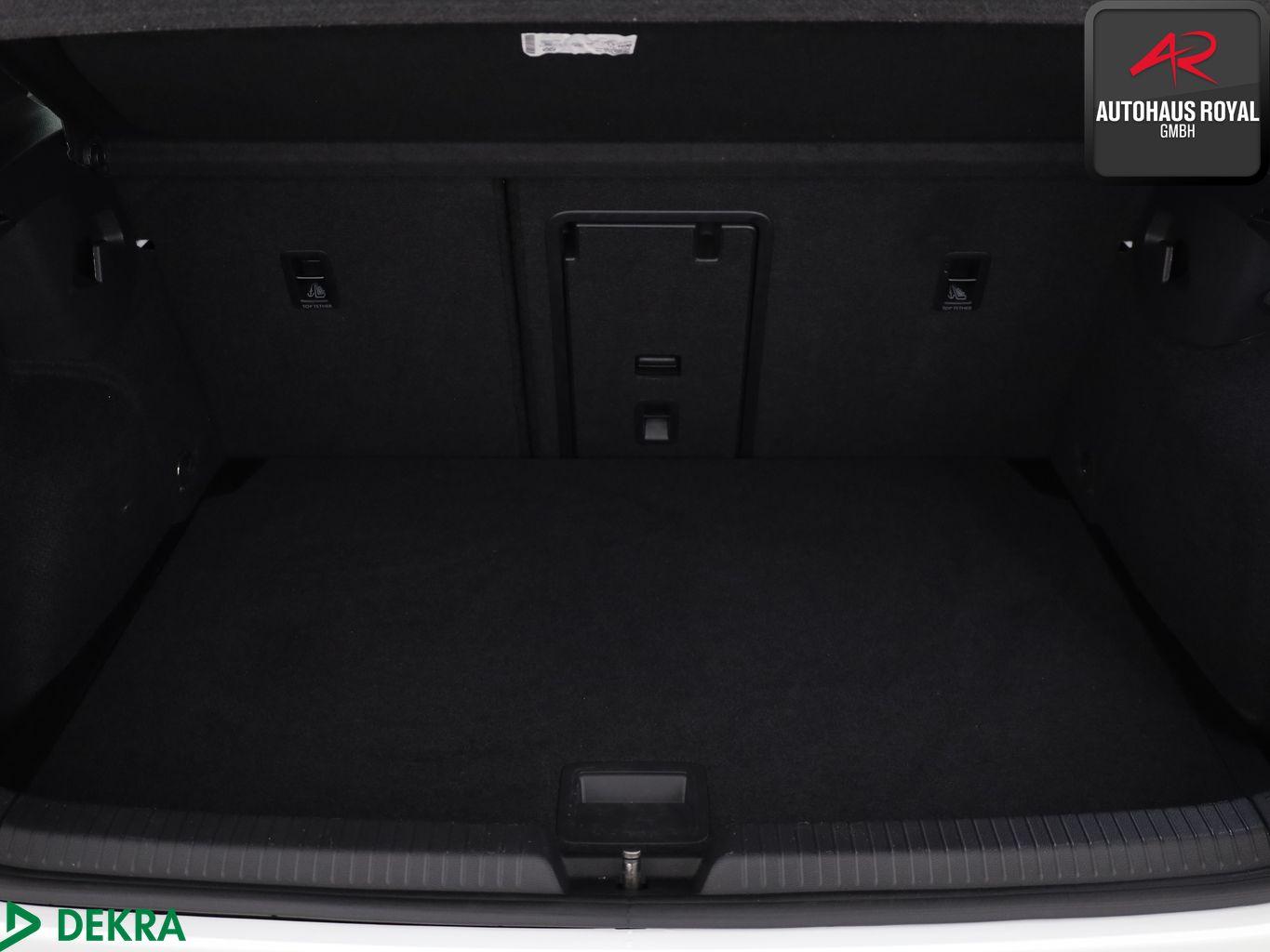Volkswagen Golf VIII 2.0 TSI GTI ACC,CARPLAY,SPURHALTE,SH, миниатюра 13
