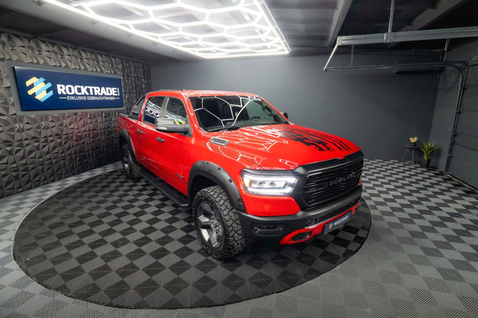 Fahrzeugabbildung Dodge RAM 5.7 V8 HEMI 4x4 Built to Serve AXLE LOCK FOX