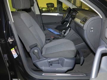 Volkswagen Tiguan - 11