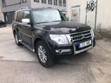 Mitsubishi Pajero 3,2 DI-D 4WD Top Automatik Top - Mitsubishi Pajero Top mit Diesel-Antrieb