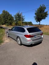 BMW 530d xDrive Touring AHK NAPPA - silberne BMW 530