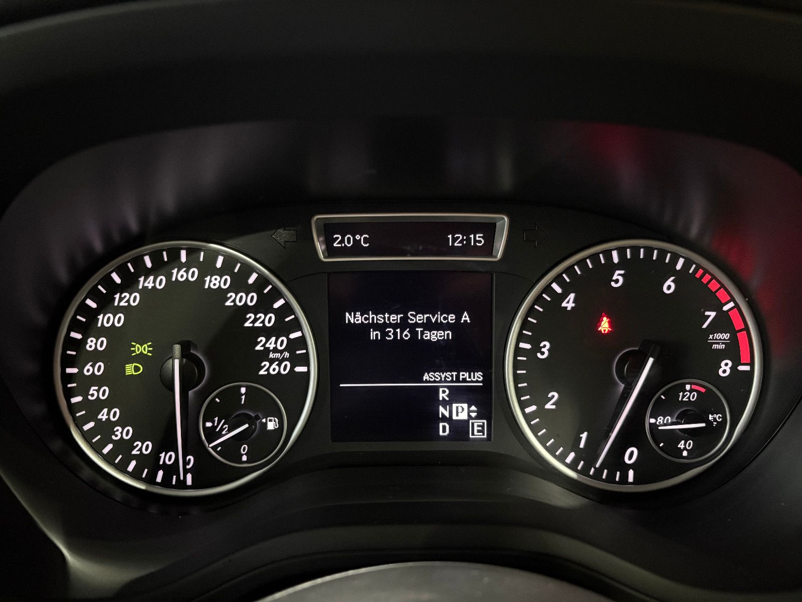 Fahrzeugabbildung Mercedes-Benz B 200/PANO/MEMORY/KLIMA/CAR-PLAY/2.HAND/KAMERA