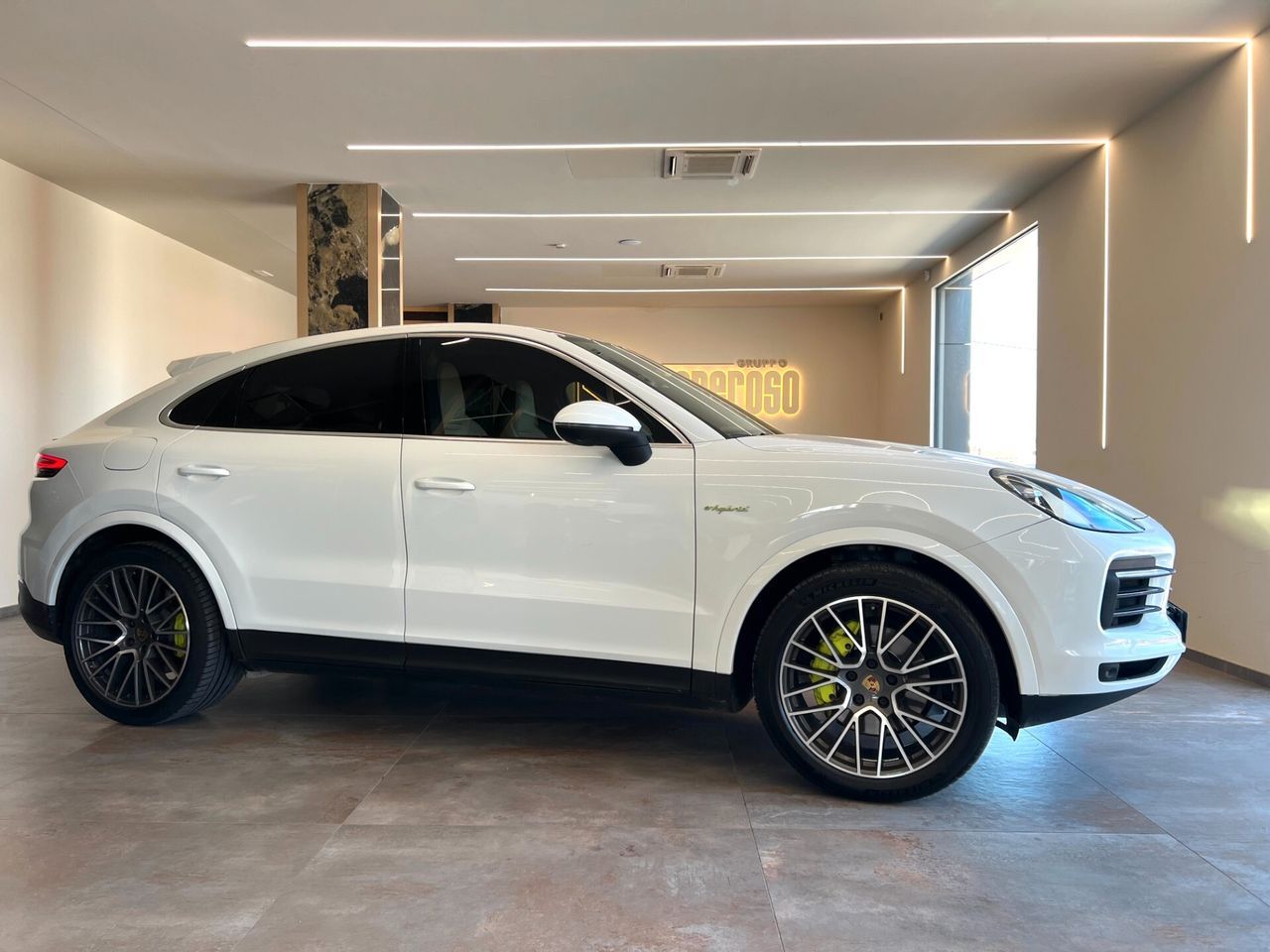 Porsche Cayenne Coupé 3.0 V6 E-Hybrid imagem 2