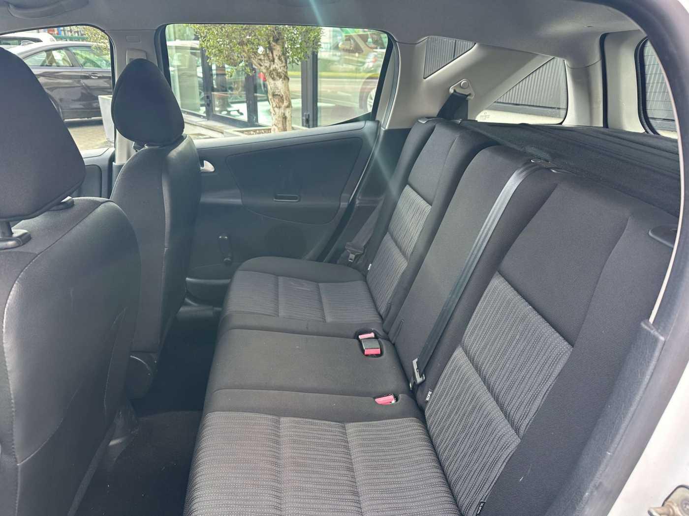 Peugeot 207 2010 — photo 11