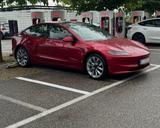 Tesla Model 3 Highland Long Range AWD  Ultra Red - Tesla Gebrauchtwagen von 2024