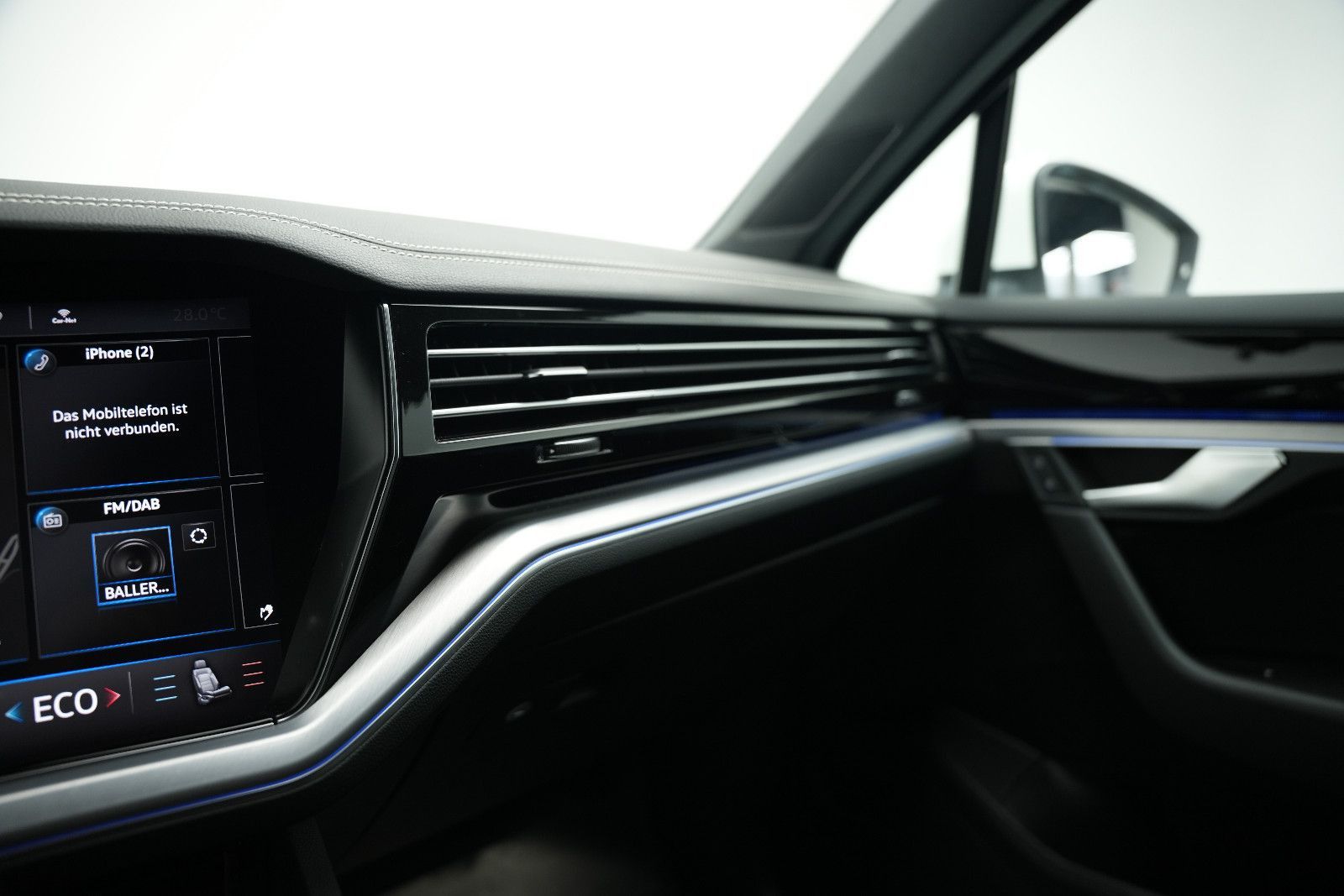 Fahrzeugabbildung Volkswagen Touareg SPORT/ 4Motion/VIRTUAL/AMBIENT/360''KAM