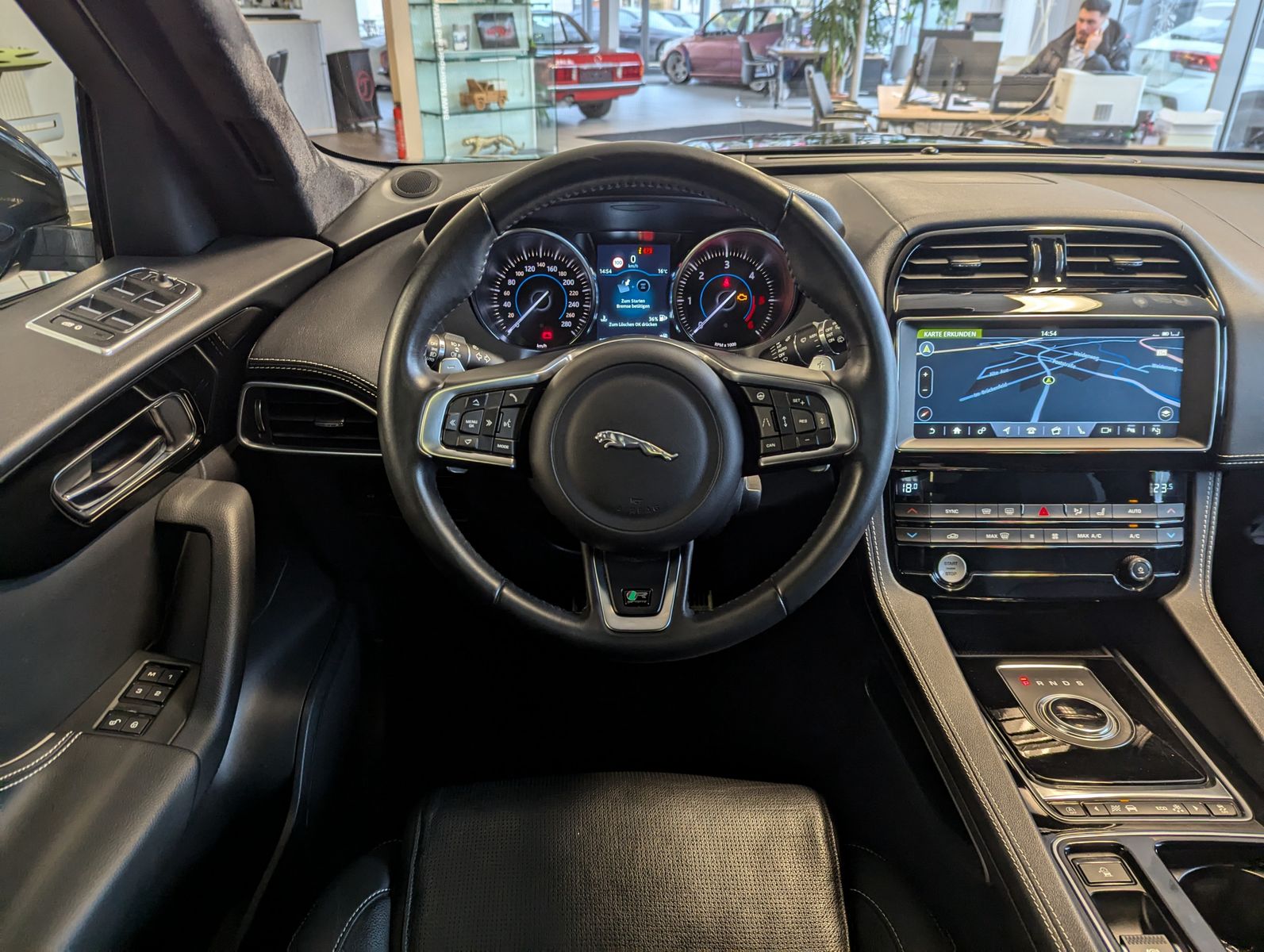 Fahrzeugabbildung Jaguar F-PACE R-Sport AWD Black LED+ PanoACC 22"