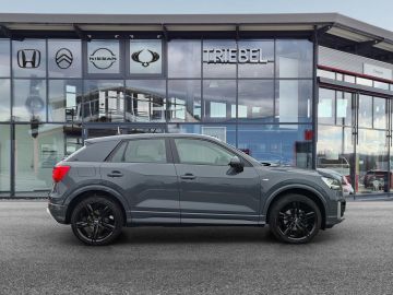 Audi Q2 30 TFSI design °S Line°LED°Navi°SHZ°PDC°AAC°