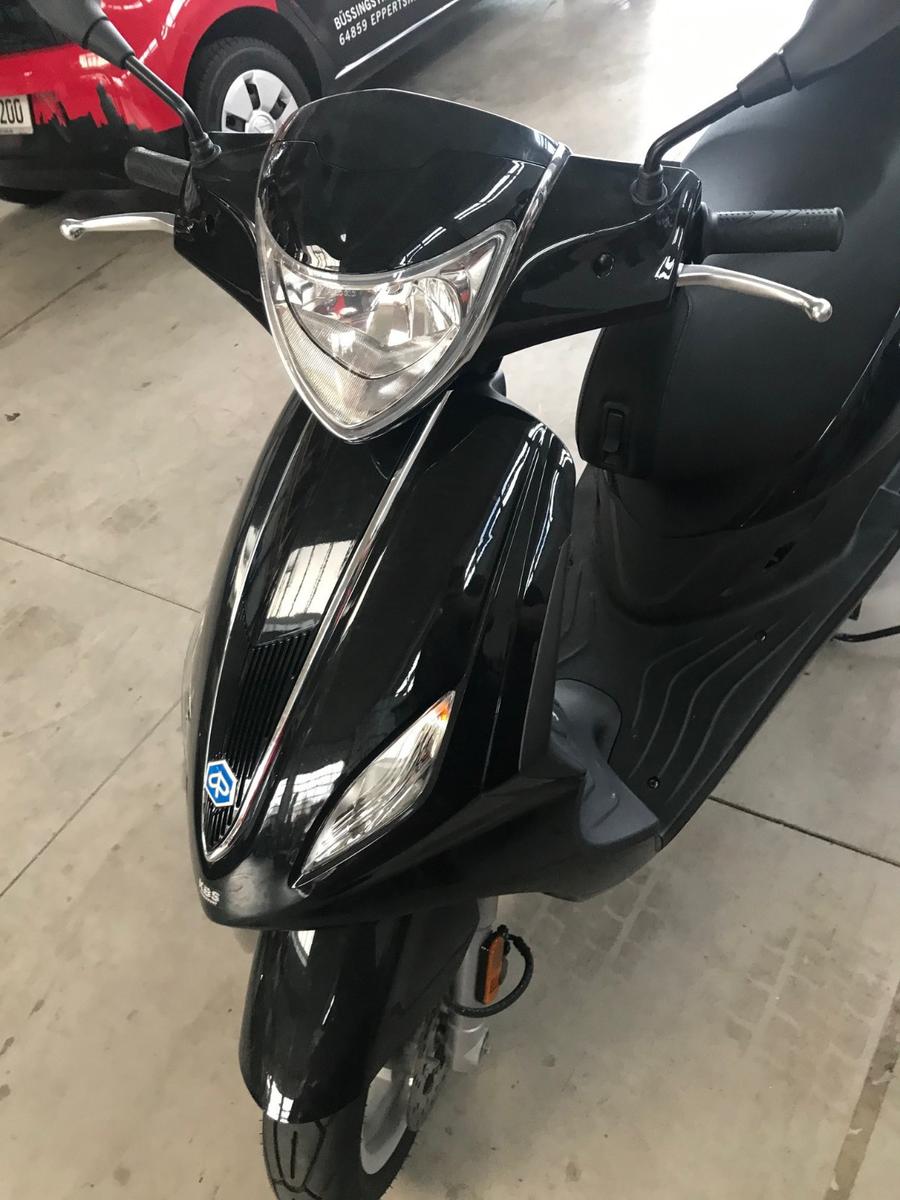 Piaggio Fly 50  Neuwertig  145 Kilometer