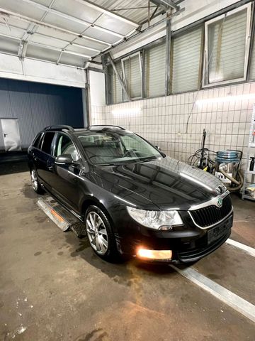 Skoda Super B 2.0 TDİ aus 1 Hand