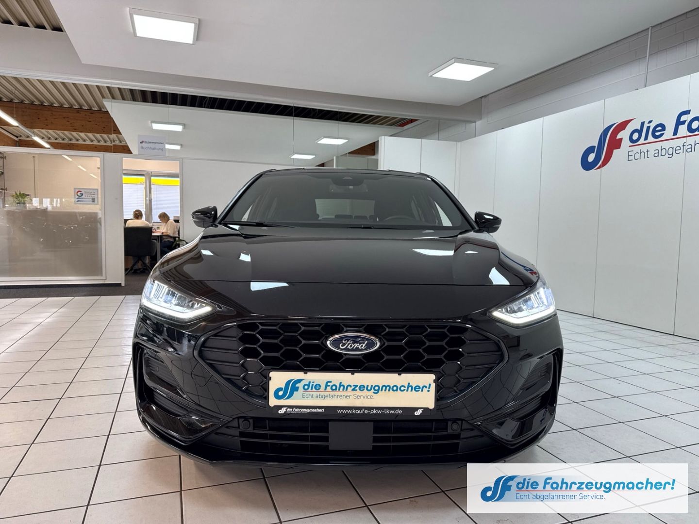 Fahrzeugabbildung Ford Focus ST-Line Navi LED ACC Apple CarPlay Android