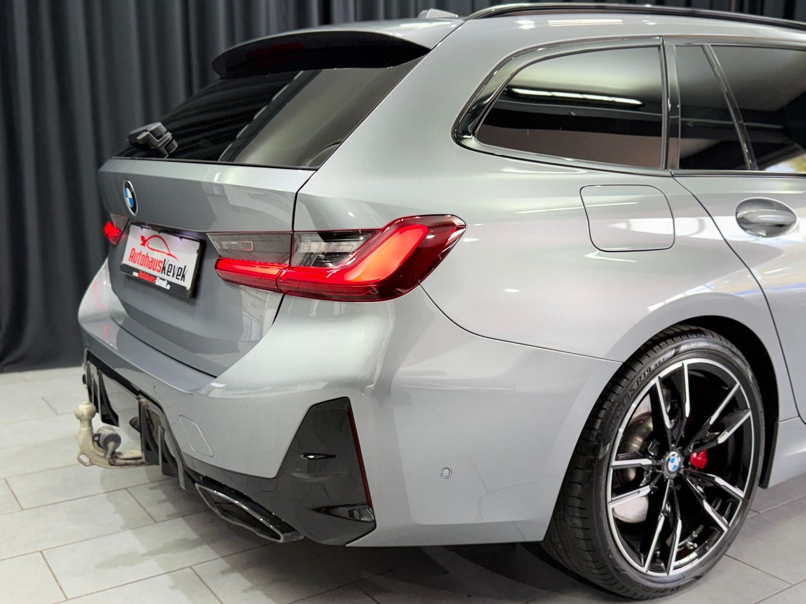 Fahrzeugabbildung BMW M340i Touring xDrive|M-SITZE|360°KAMERA|AHK|VOLL