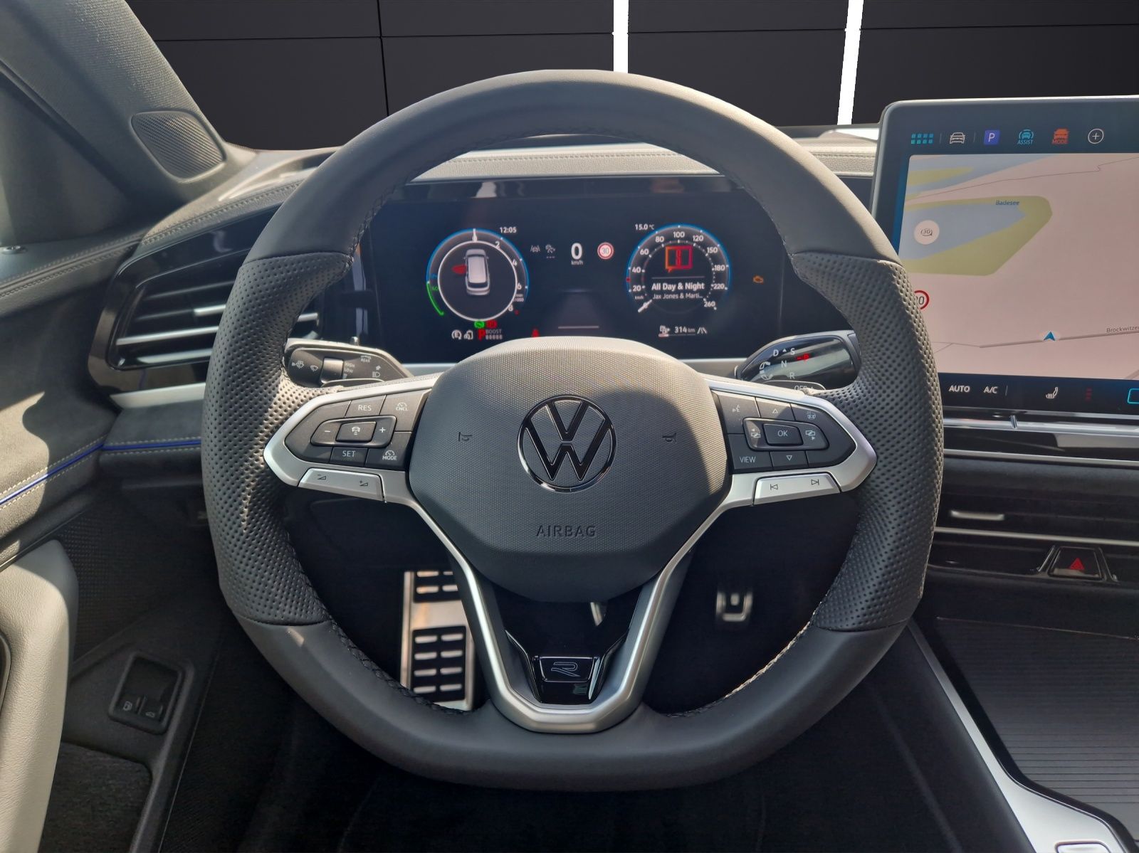 Fahrzeugabbildung Volkswagen Passat eHybrid R-Line Matrix AHK