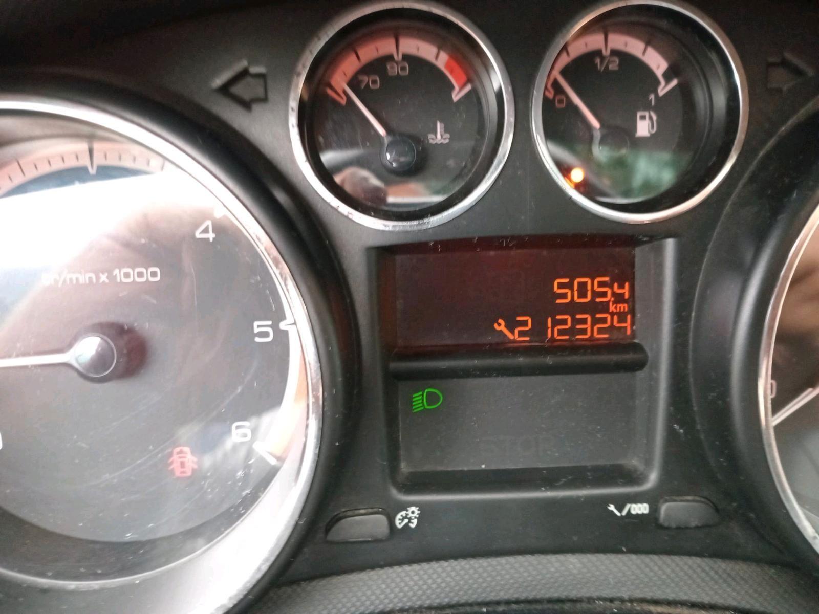 Peugeot 308 2011 — photo 8
