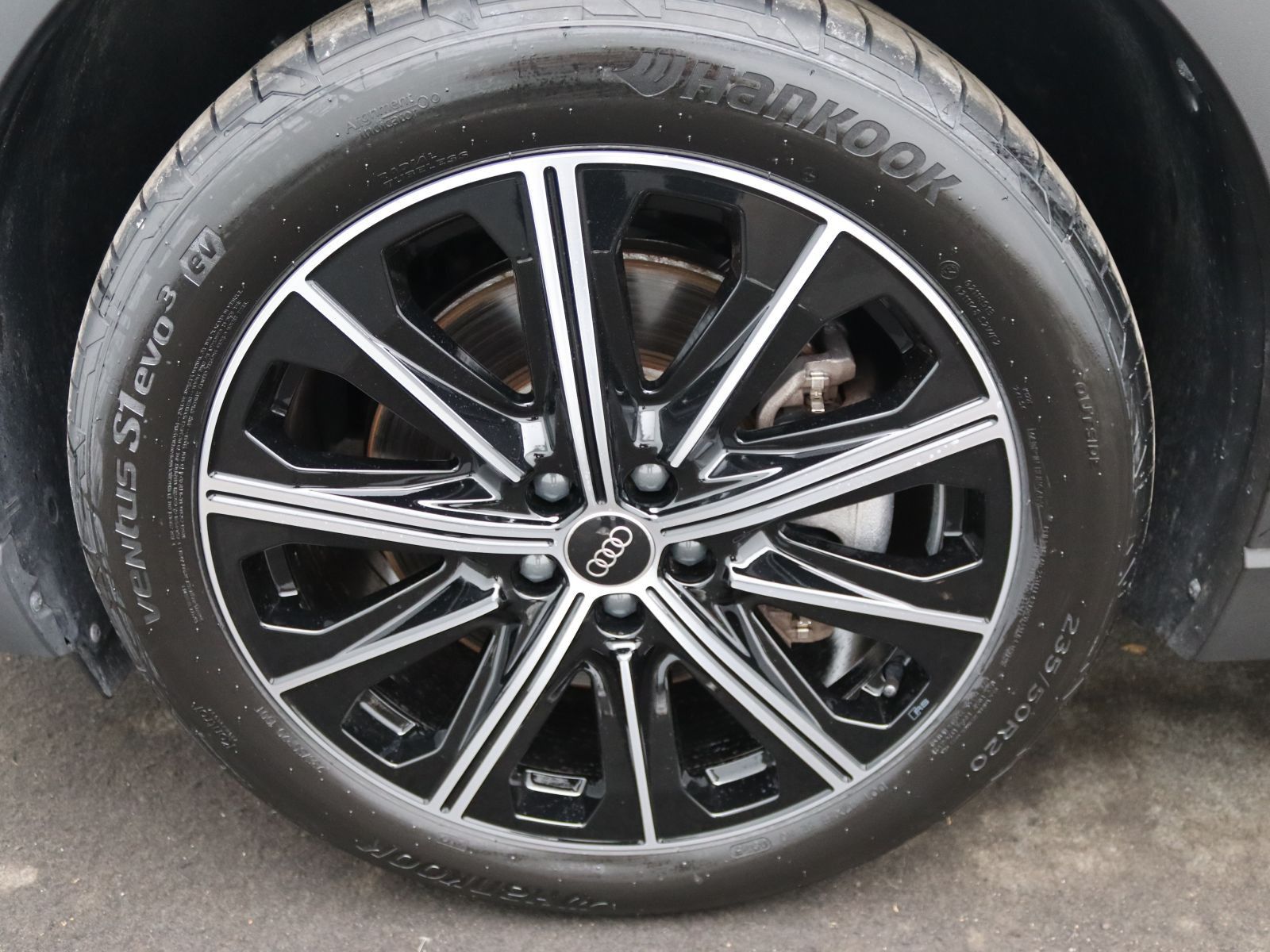 Audi Q4 e-tron - Bild 18