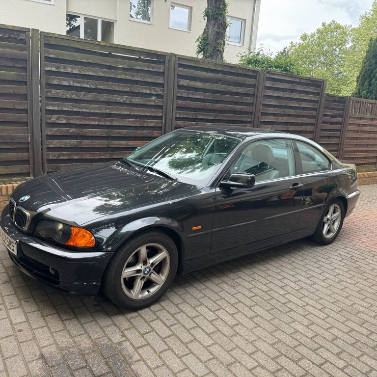 Image of BMW 320