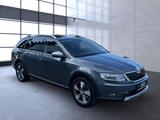 Skoda Octavia Combi Scout 4x4+BI-XENON+NAVI+PDC+AHK - Skoda Octavia: Scout Combi
