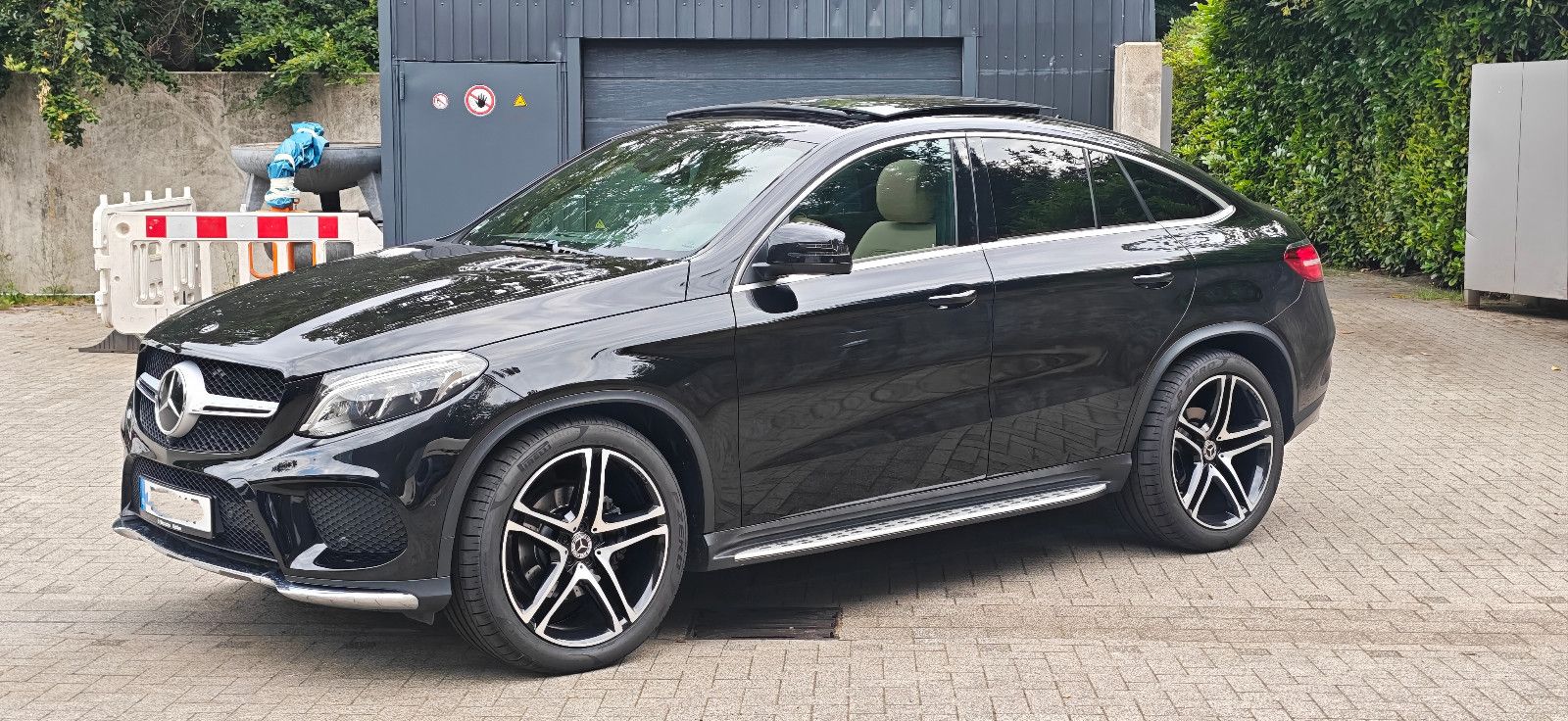 MERCEDES-BENZ GLE 350 Coupe 4Matic AMG AHK PAN KEYL 360 VOLL