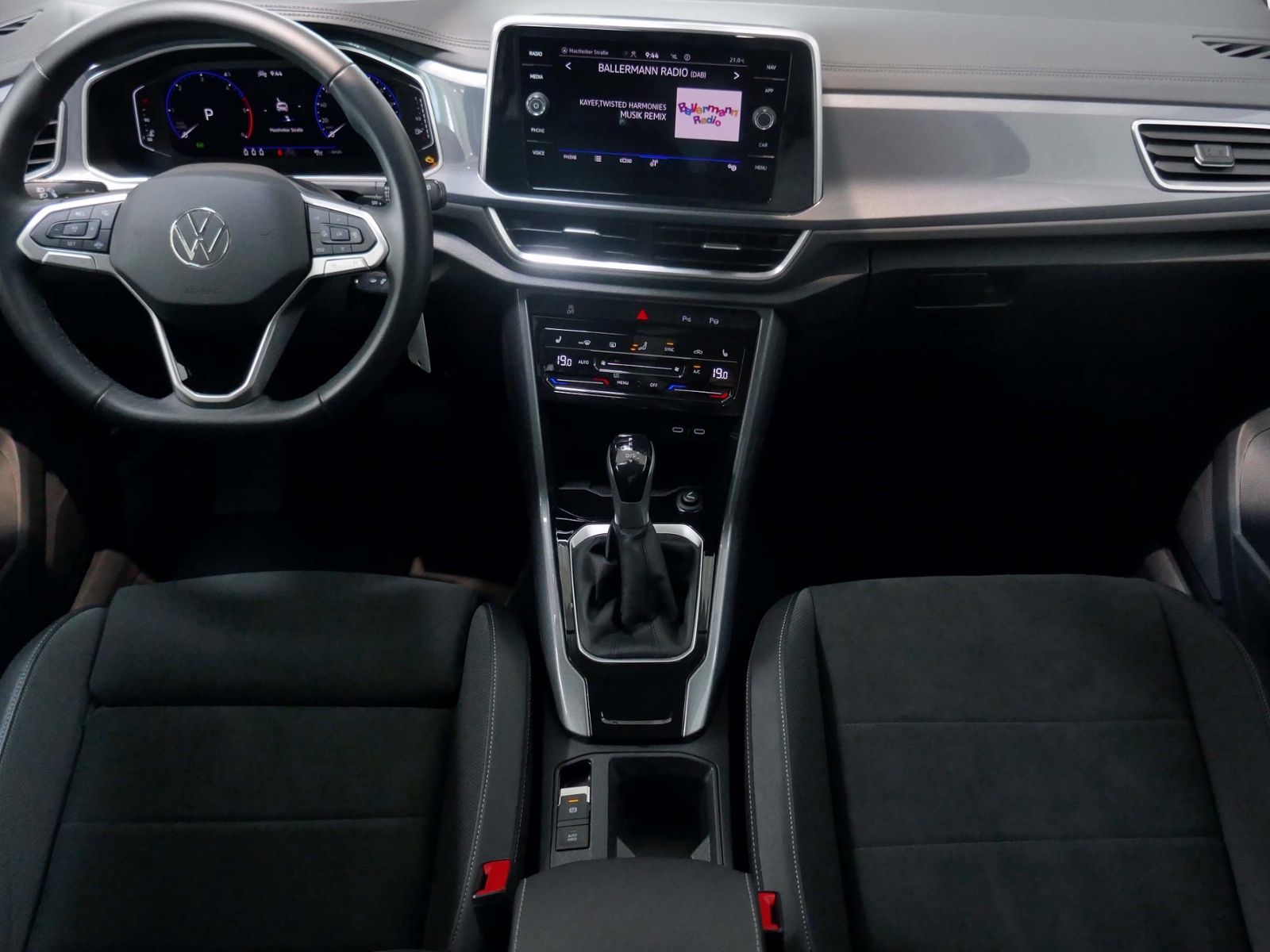Fahrzeugabbildung Volkswagen T-Roc Style 2.0 TDI DSG | LED RFK ACC