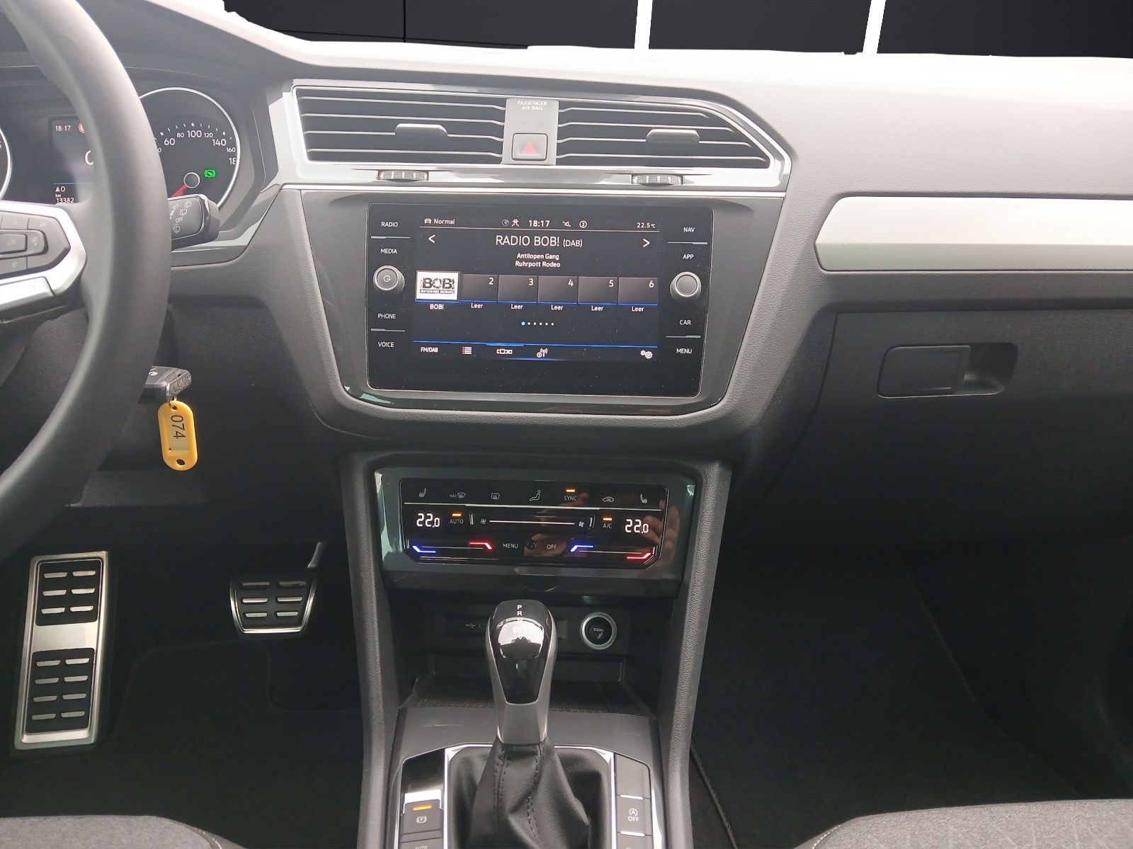 Fahrzeugabbildung Volkswagen Tiguan TSI Move DSG LED Navi ACC RFK SH LM