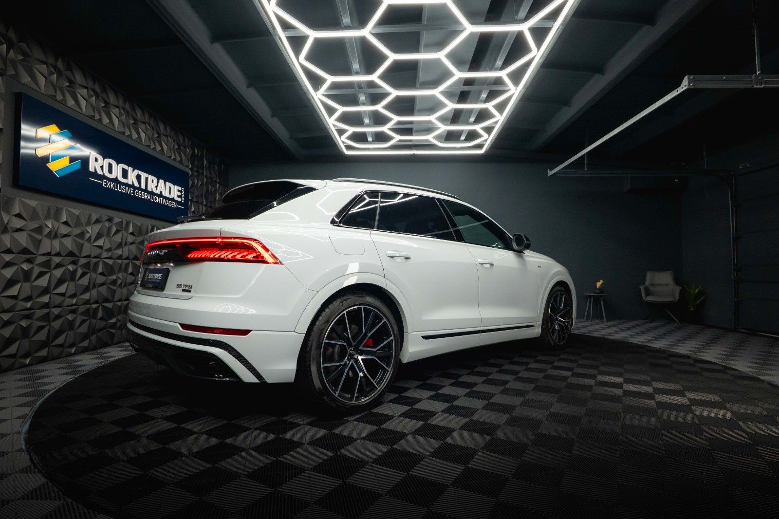 Fahrzeugabbildung Audi Q8 55 TFSI quattro S-Line Plus *ACC*Head Up*22'