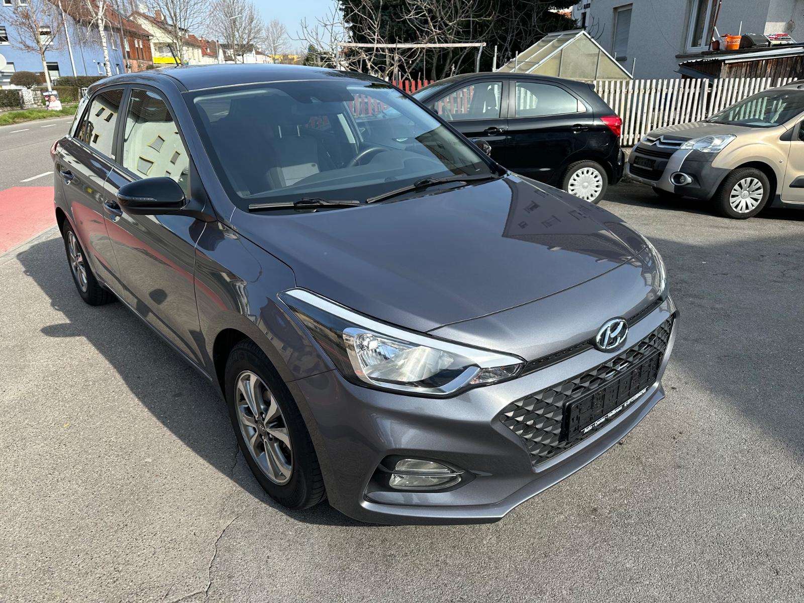 Hyundai i20 1.2 Advantage/ PDC/ Kamera